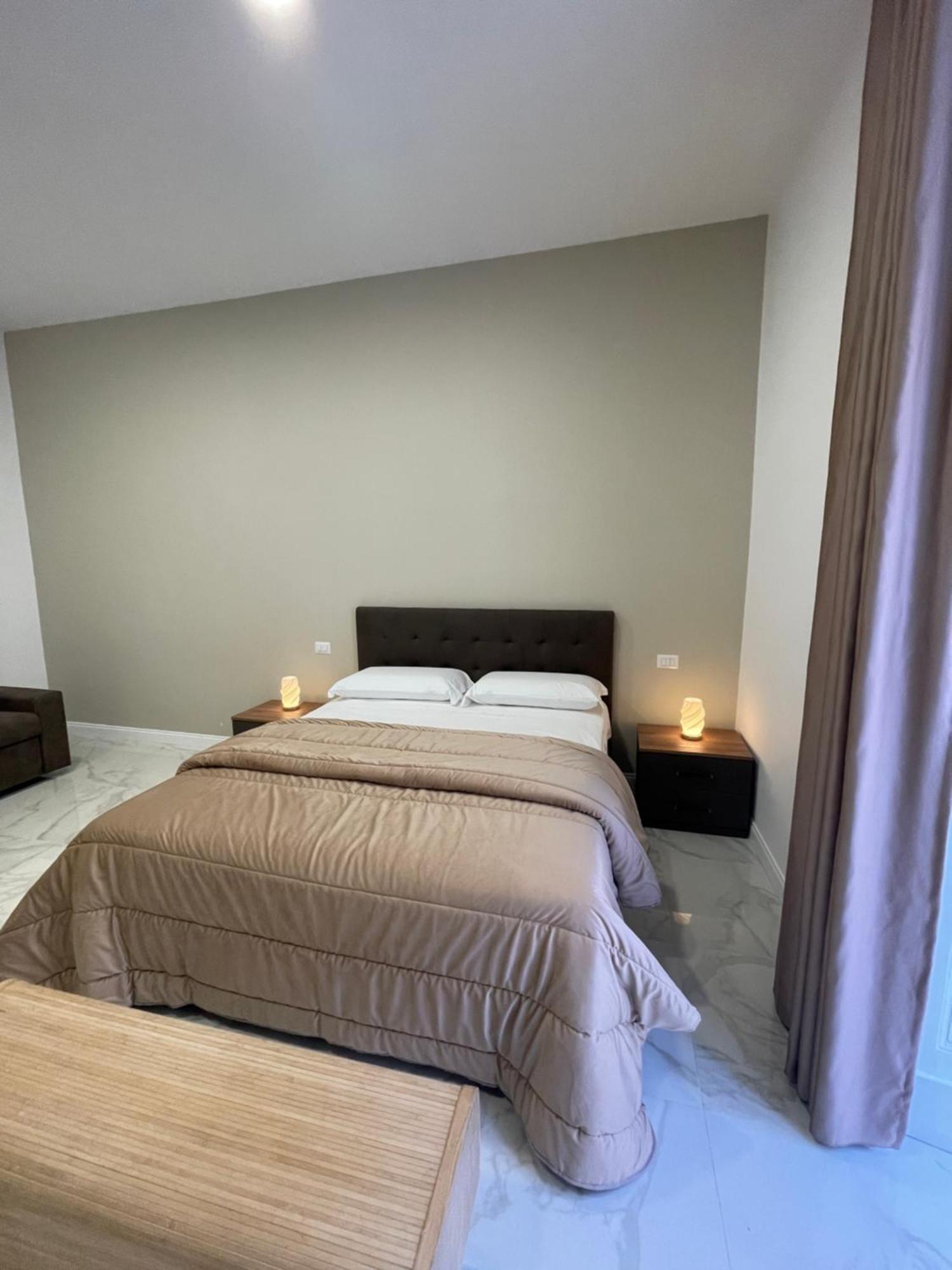Nerisa Home Napels Buitenkant foto